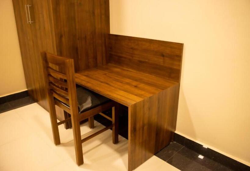 豪华房间, Faiz Residency