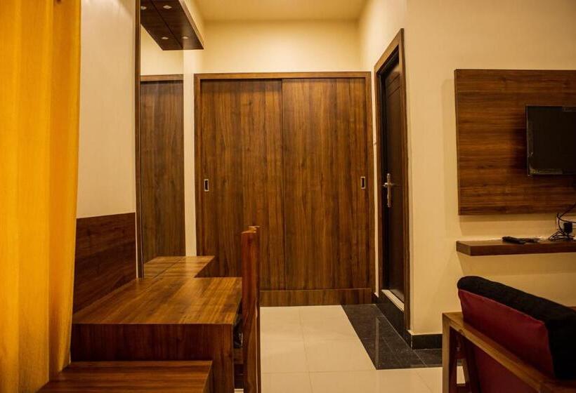 带大床的复式套间, Faiz Residency