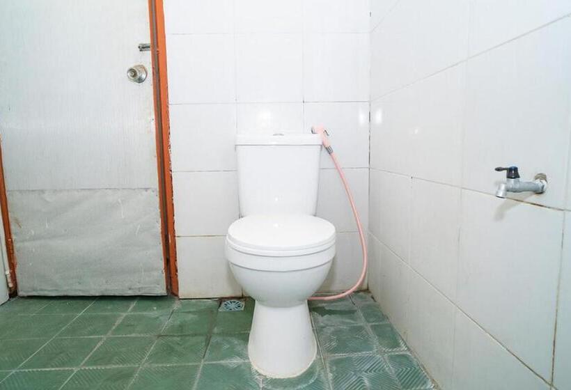 Номер Стандарт Трехместный, Reddoorz Near Kampus 3 Uty Yogyakarta
