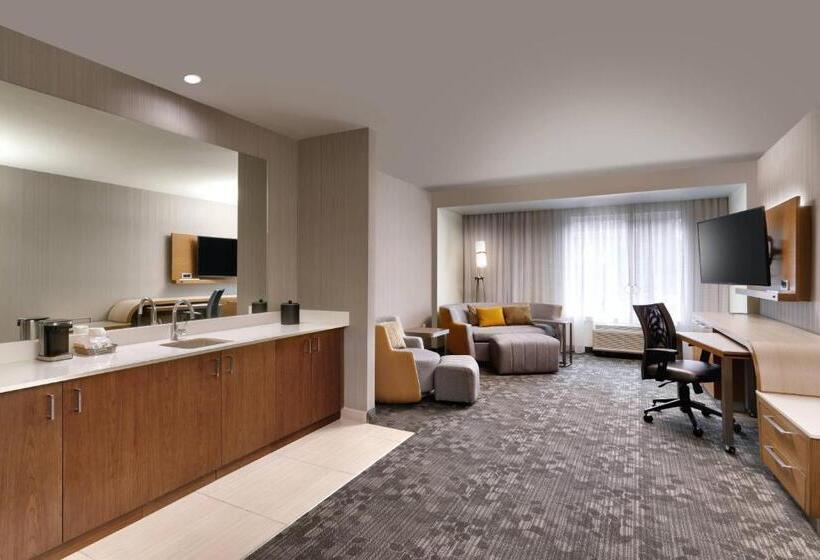 스위트 킹사이즈 침대, Courtyard By Marriott Atlanta Duluth Downtown