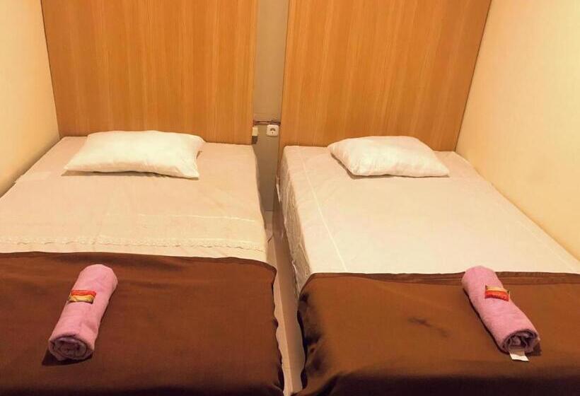 Номер Economy, Kangen Yogya Homestay Malioboro Mitra Reddoorz