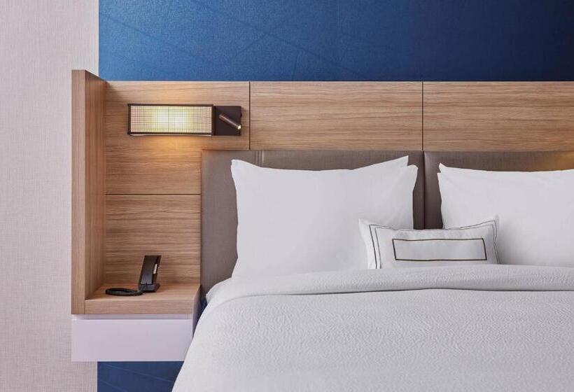 Mozgáskorlátozott Suite, Springhill Suites By Marriott Chicago Chinatown