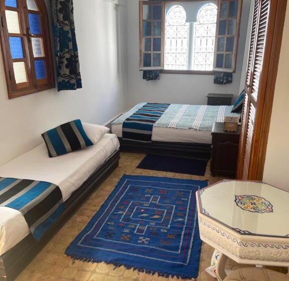 标准三人间, Riad Aicha