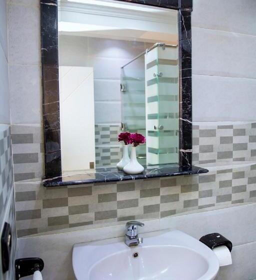 اتاق خانوادگی, Havana Hotel Cairo