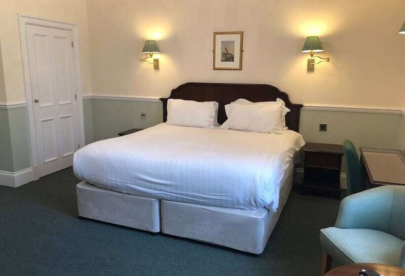 Семейный Номер, Lynford Hall Hotel