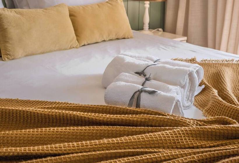 Номер Стандарт, Naval Guest House & Bistro