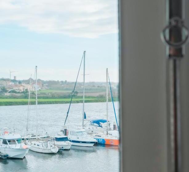 Номер Стандарт, Naval Guest House & Bistro