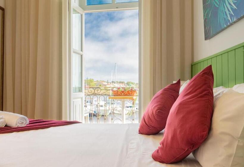 Номер Стандарт с Балконом, Naval Guest House & Bistro