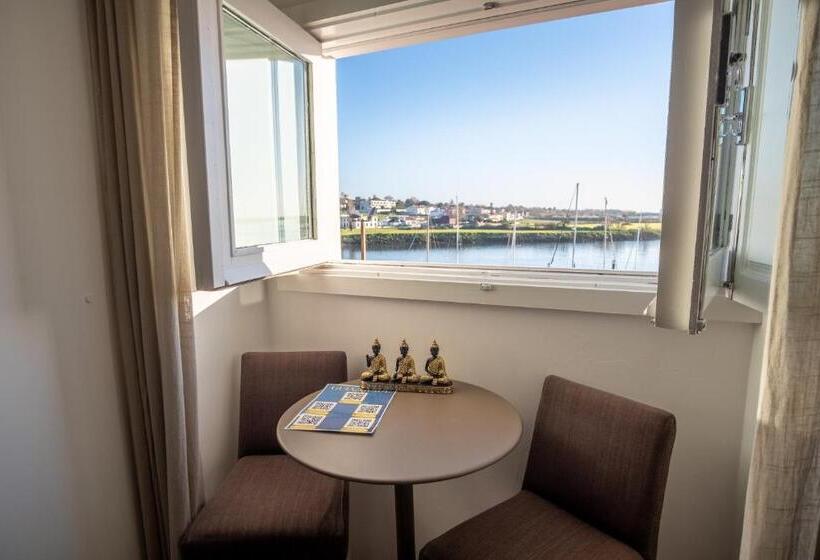 Номер Стандарт, Naval Guest House & Bistro