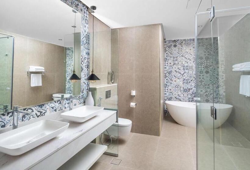 皇家两卧套房, Radisson Blu Hotel Riyadh Qurtuba