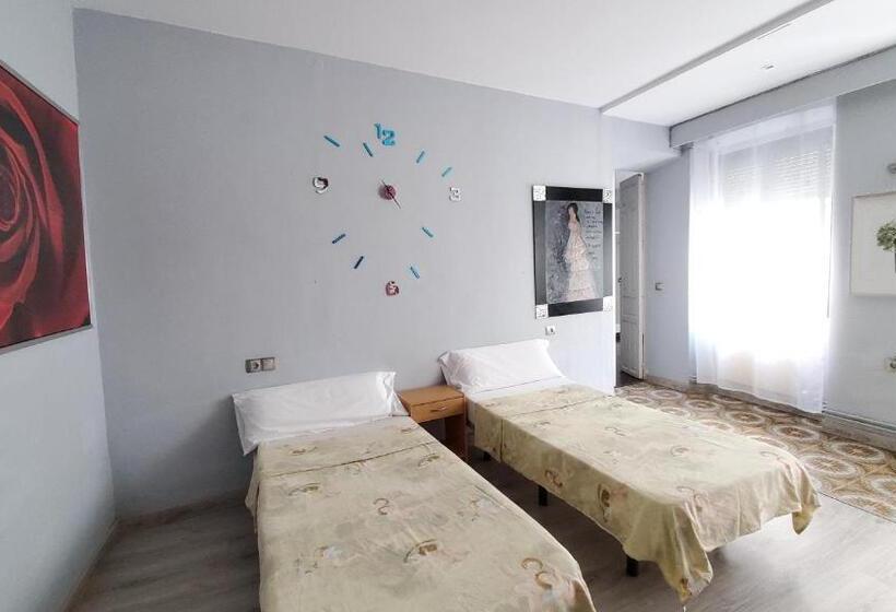 اتاق اکونومی, Hostal Martes Cáceres Plaza Mayor   Tercer Piso Sin Ascensor