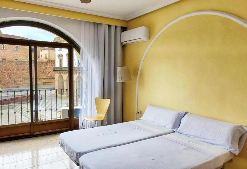 带城市景观的标准间, Hostal Martes Cáceres Plaza Mayor   Tercer Piso Sin Ascensor