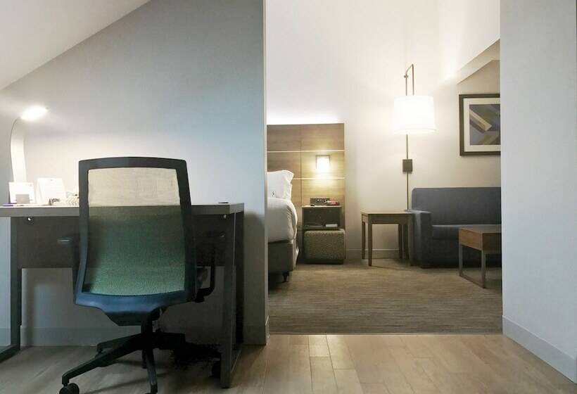 Люкс, Holiday Inn Express Hotel & Suites White River Junction, An Ihg