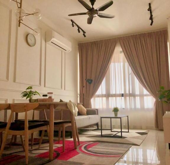 침실 2개 스위트, Zulanie Suite Troika Residence, Spacious And Cozy With Pool, Free Wifi & Netflix In Golden Triangle