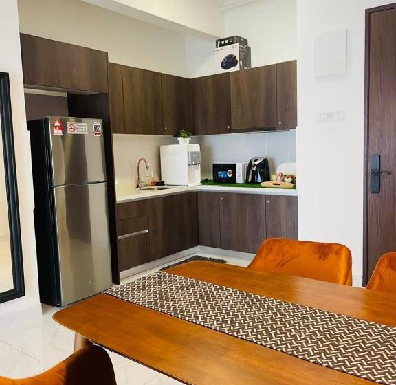 디럭스 스위트 킹 침대, Zulanie Suite Troika Residence, Spacious And Cozy With Pool, Free Wifi & Netflix In Golden Triangle