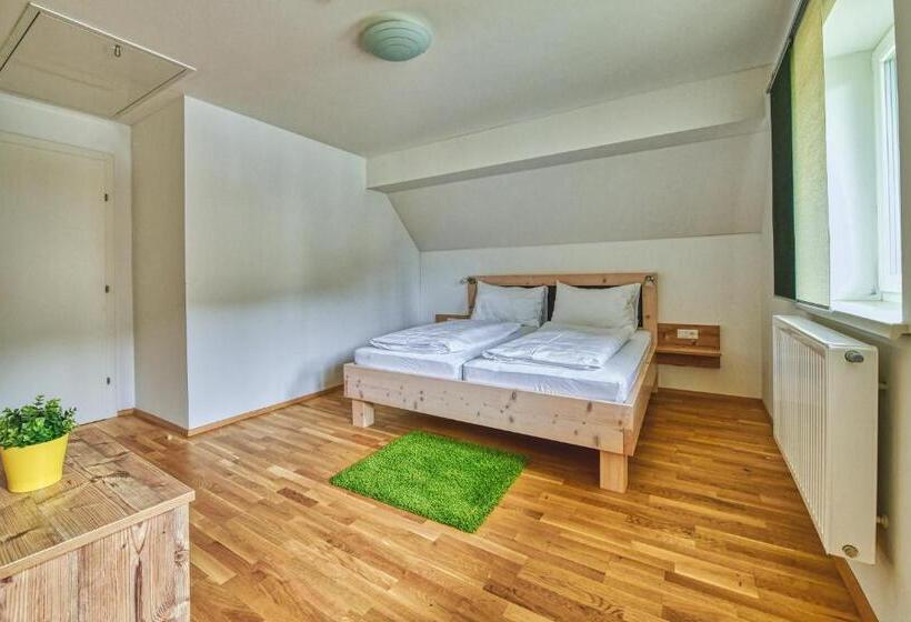 Четырехместный Номер Стандарт, Gästehaus Hartl   Gasthof Hartl, Vlg Zum Wirt