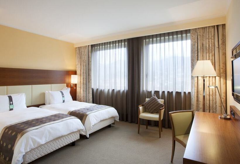 Номер Стандарт, Holiday Inn Salerno Cava De  Tirreni, An Ihg