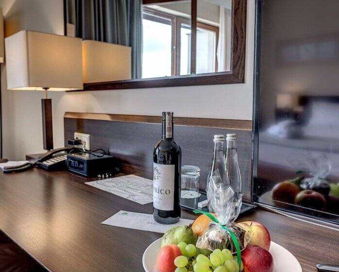 Номер Стандарт, Holiday Inn Resort Warsaw Józefów, An Ihg