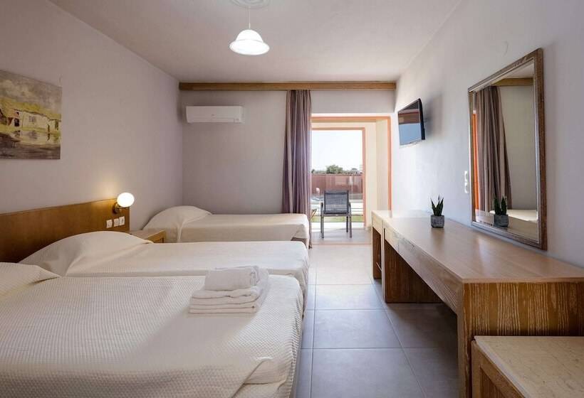 标准三人间, Rethymno Village
