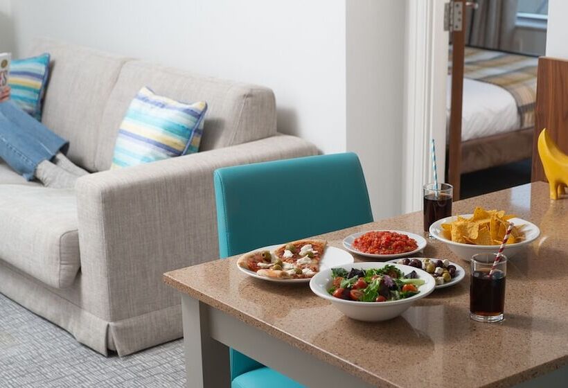 스탠다드 스튜디오, Staybridge Suites Liverpool, An Ihg