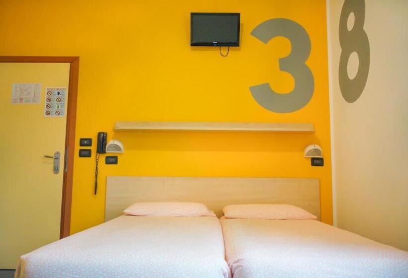 اتاق استاندارد, Morfeo   Young People Hotels