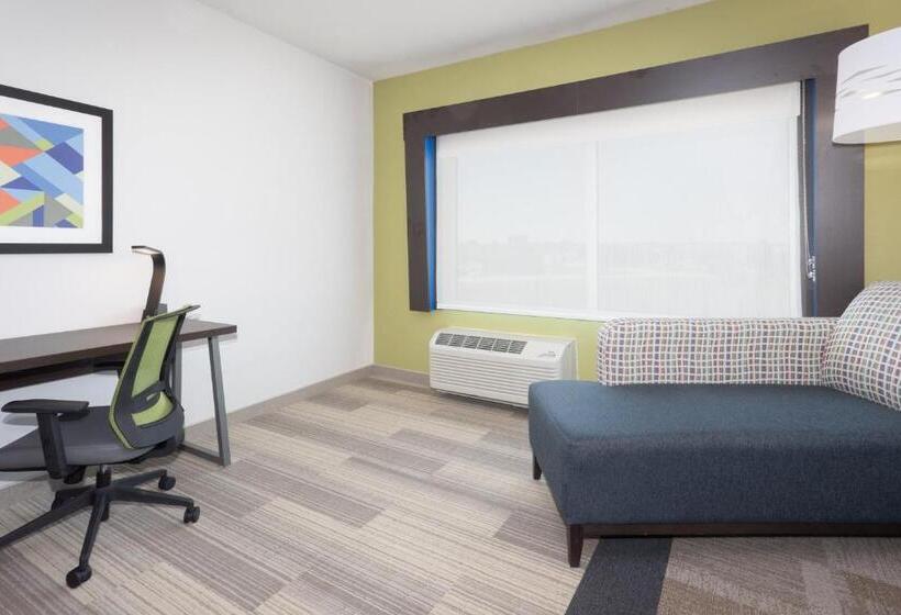 Номер Стандарт Адаптированный для Инвалидов, Holiday Inn Express & Suites   Firestone   Longmont , An Ihg