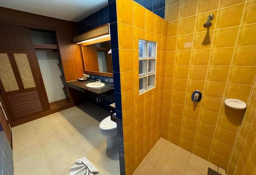 Бунгало Deluxe, Beach Bungalow At Lanta Resort