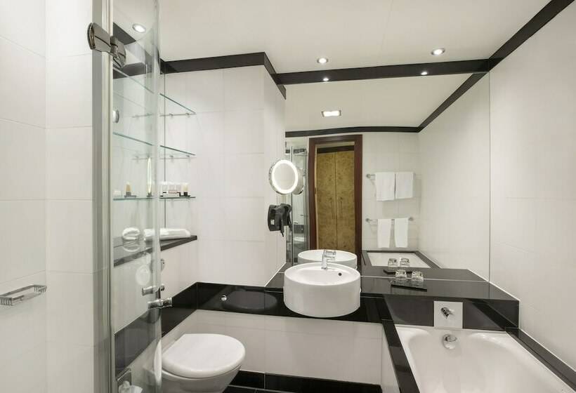 Номер Superior, Leonardo Royal London St Paul’s