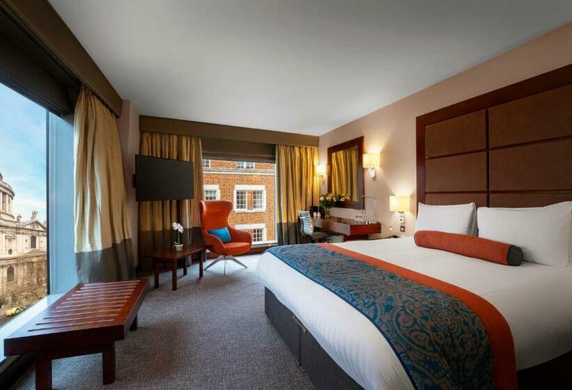 Номер Deluxe с Видом, Leonardo Royal London St Paul’s