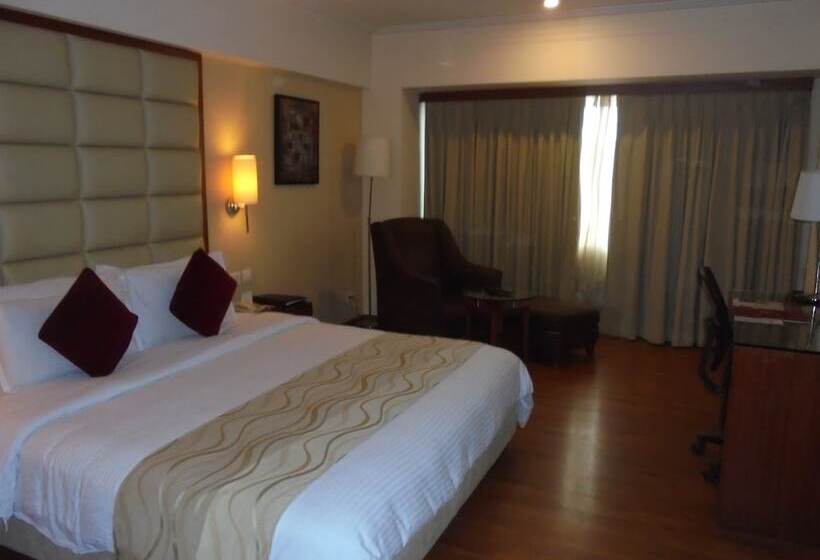 俱乐部房间, Lords Plazaankleshwar