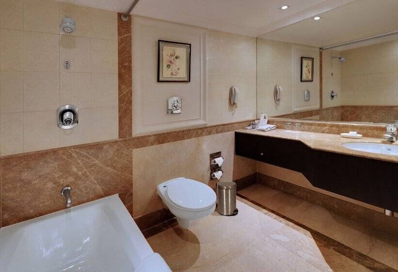 Номер Клуб, Ramada Plaza By Wyndham Jhv Varanasi