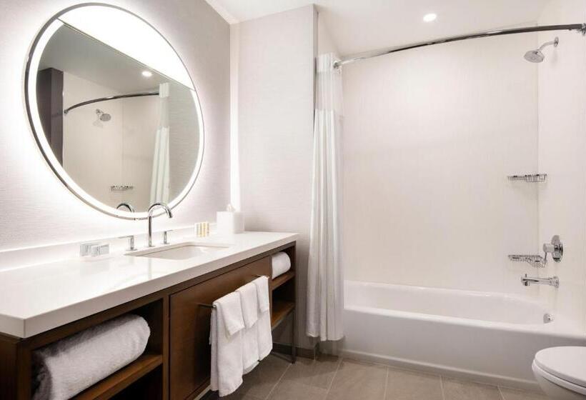 Президентский Люкс, Courtyard By Marriott Fresno Clovis