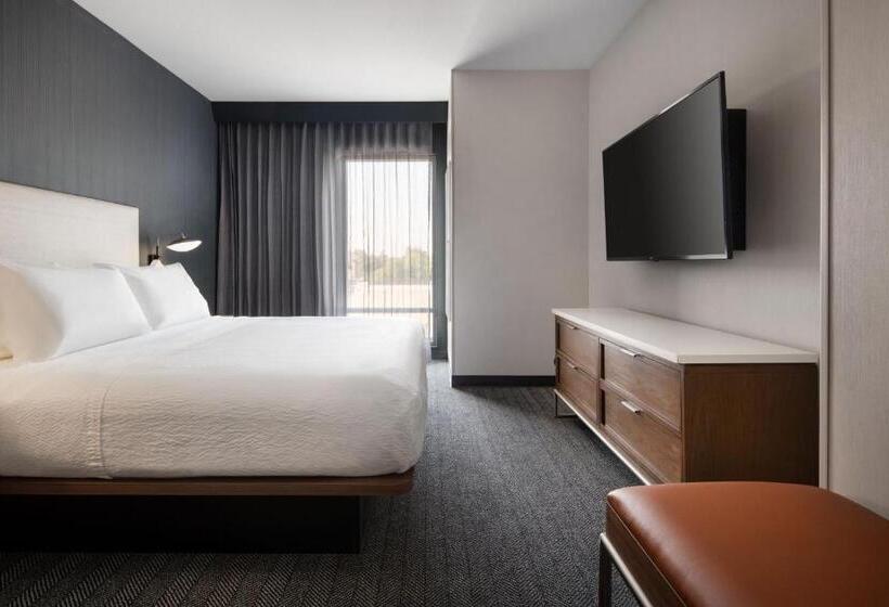 Люкс Кровать Кинг, Courtyard By Marriott Fresno Clovis