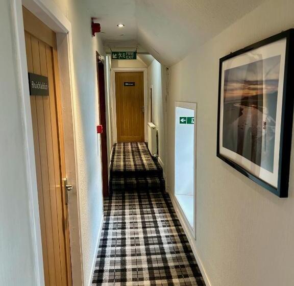 Family Suite, Lochindaal