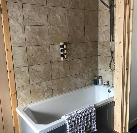 Family Suite, Lochindaal