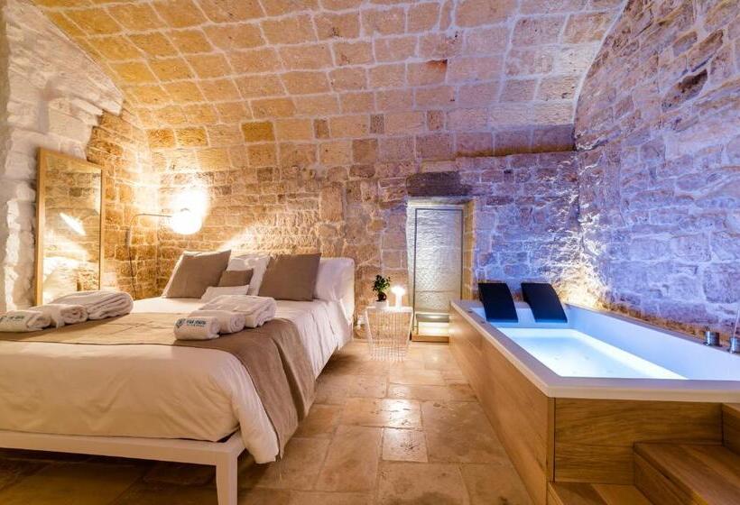 스위트 킹사이즈 침대, Tre Archi Suite & Relais
