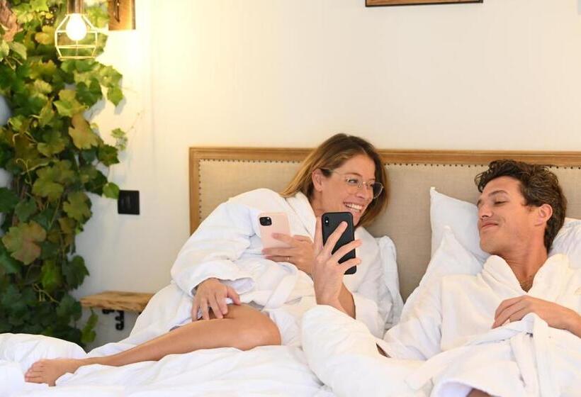 Номер Стандарт с Гидромассажем, La Bastide Du Rocher Boutique Hôtel & Spa