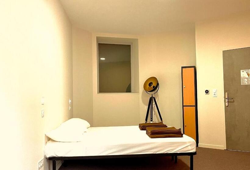 Номер Стандарт, Hostel Vertigo Nîmes Gare Centre
