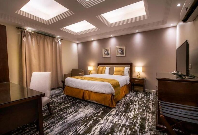 اتاق لوکس با تخت بزرگ, Golden Rose