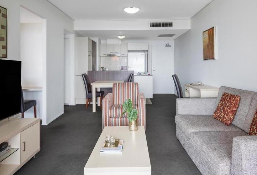 2 Bedrooms Apartment River View, Oaks Brisbane Aurora Suites