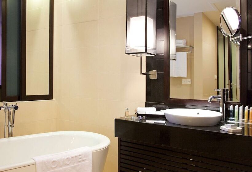 اتاق سوپریور با بالکن, Novotel Ha Long Bay