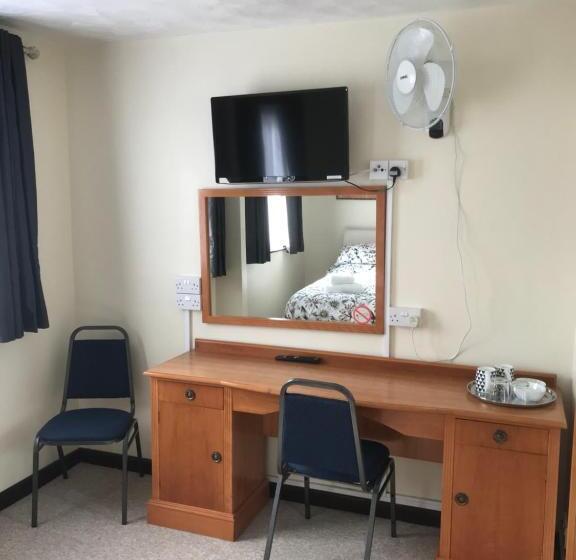 Номер Стандарт, Dolphin Hotel Public House Weymouth