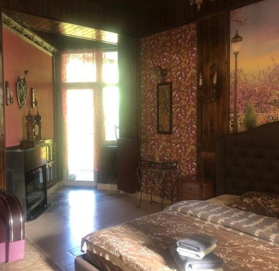 스탠다드 스튜디오 킹침대, Chateau