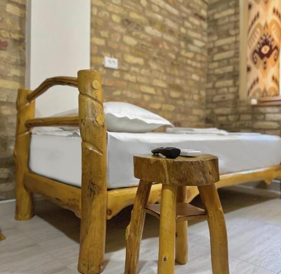 اتاق استاندارد چهار تخته, Dervish Hostel