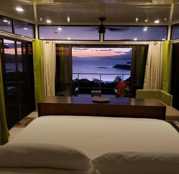 Standard studio with lake view, Laguna Arenal