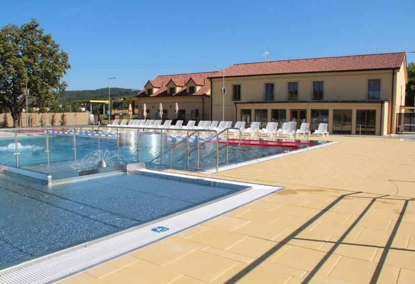 Четырехместный Номер Стандарт, Resort Rybníček