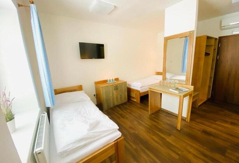 Четырехместный Номер Стандарт, Resort Rybníček