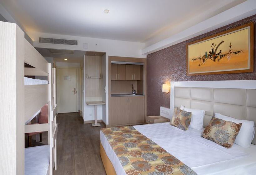 Семейный Номер, Fore Resort & Spa
