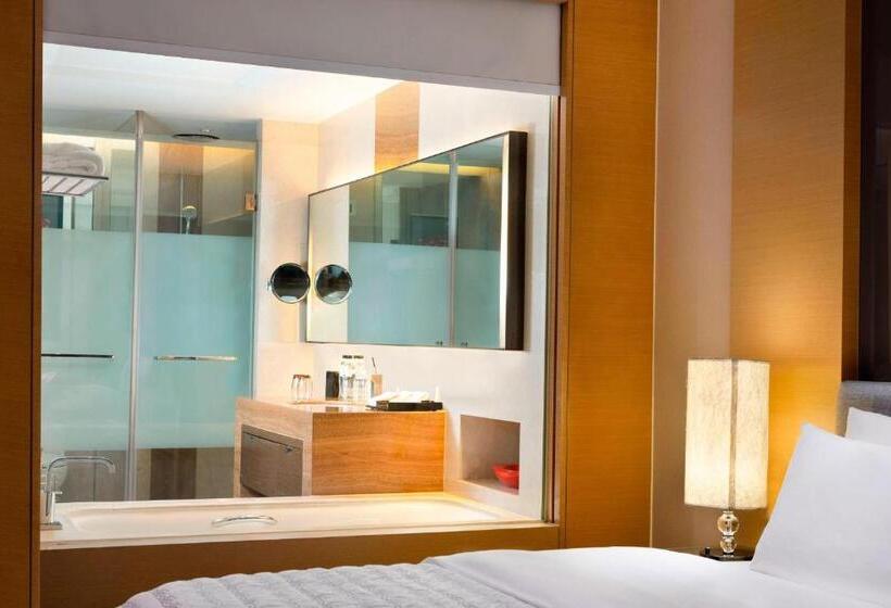 Номер Deluxe Кровать Кинг Вид на Город, Le Méridien Qingdao