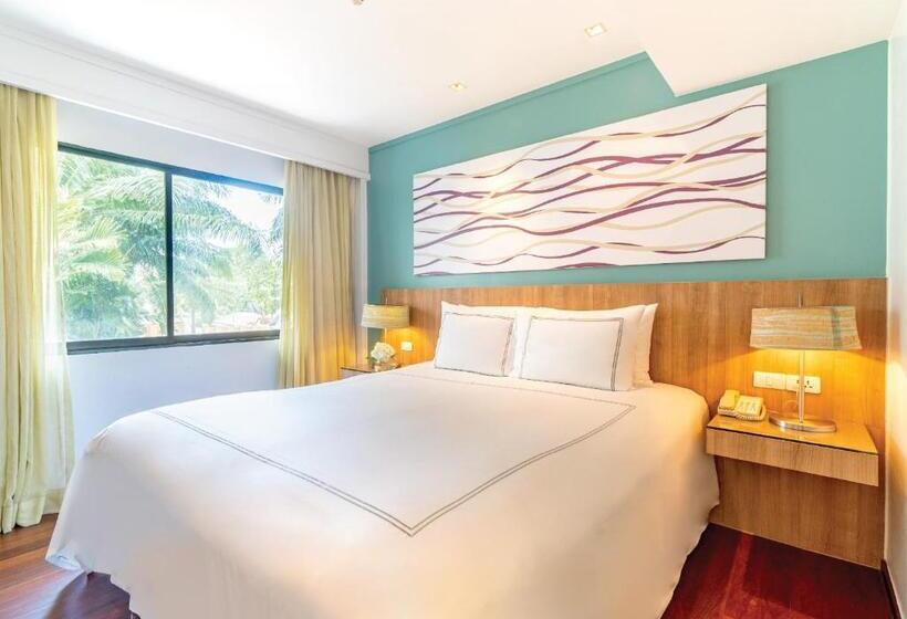 2 베드룸 패밀리 스위트, Radisson Resort And Suites Phuket